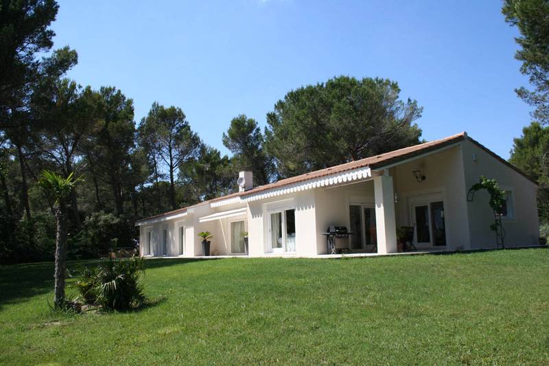 Villa de plain pied, proche d'Uchaux Villa de plain pied, proche d'Uchaux CONFORT, LUMIERE, VOLUMES